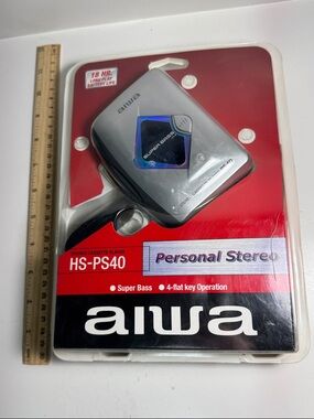 NIB AIWA personal stereo cassette player HS - PS40 super bass 4 flat key headset